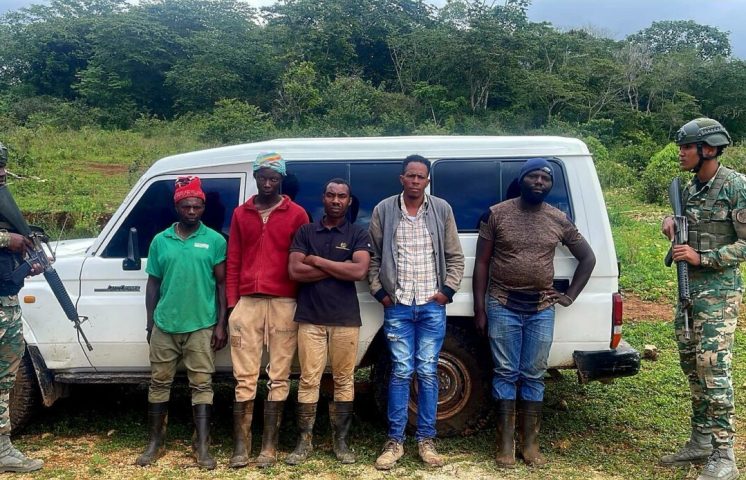 Detienen cinco haitianos indocumentados en Pedernales