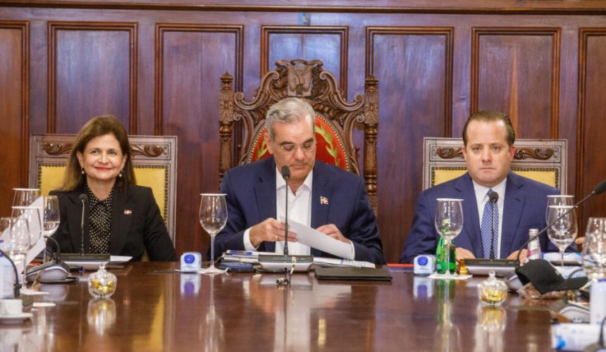 Gobierno prepara medidas para descongestionar el tránsito en el Gran Santo Domingo y Santiago