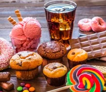 Diputados aprueban proyecto que prohíbe venta de refrescos y comida procesada en escuelas