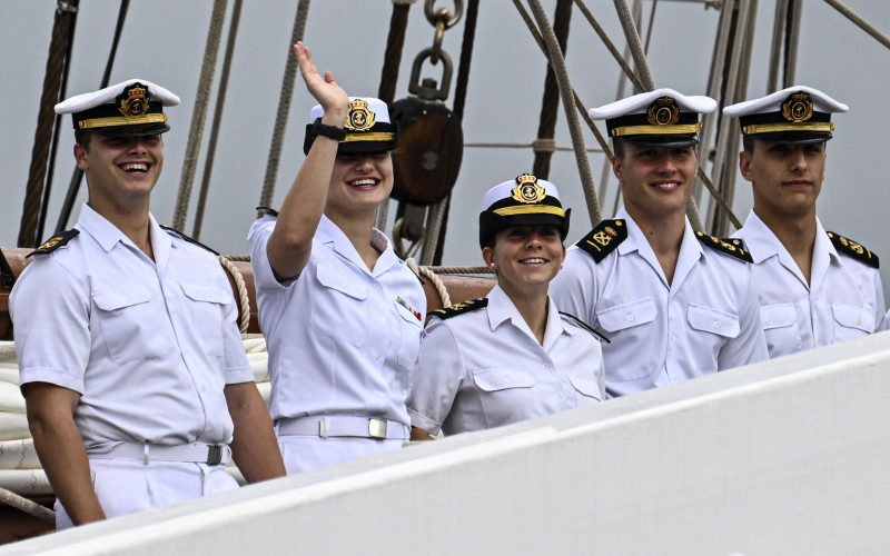 El buque en el que viaja la princesa Leonor zarpa hacia la República Dominicana