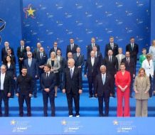 Europa emplaza a Putin a sentarse a negociar con Ucrania y amenaza con más sanciones