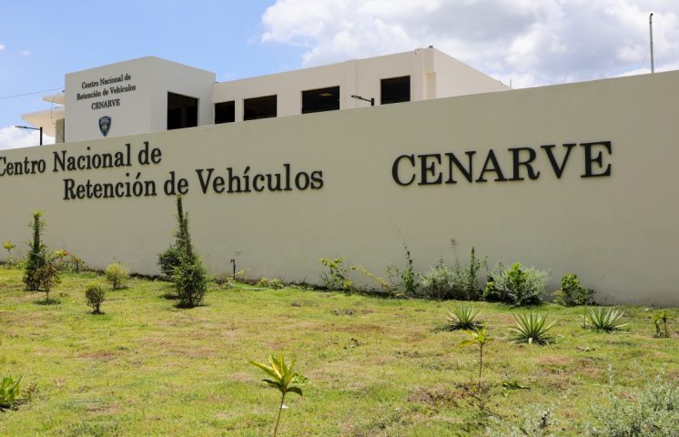 Abinader inaugura Centro Nacional de Retención de Vehículos en SDO