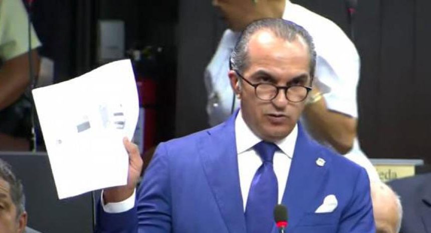 Diputado Sergio Moya mantiene querella; defensa de Martínez irá a tribunal