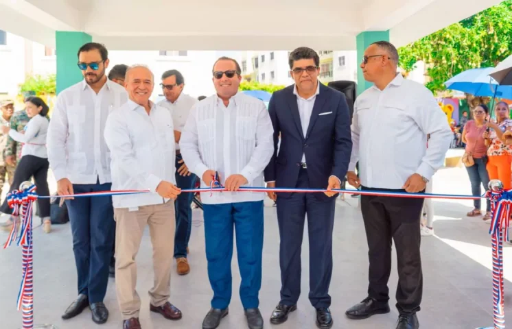 Gobierno inaugura parque infantil en Ciudad Juan Bosch