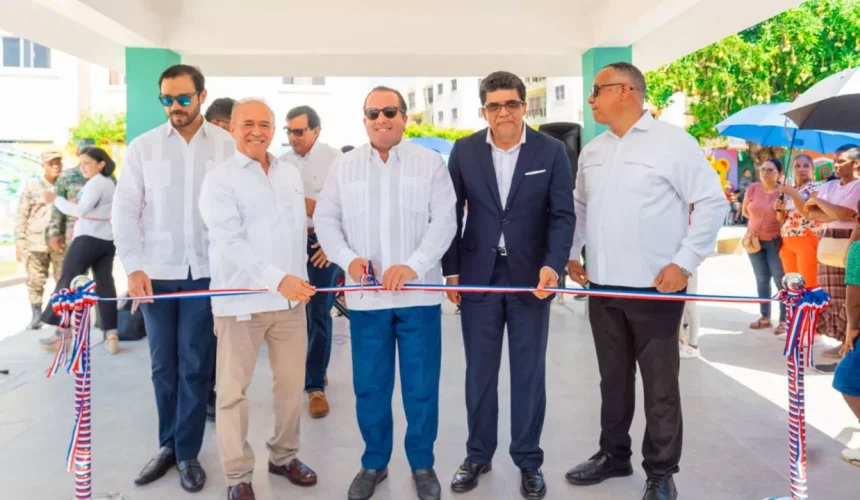 Gobierno inaugura parque infantil en Ciudad Juan Bosch