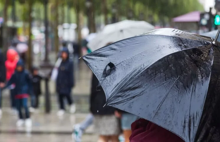 Según Indomet, se prevén aguaceros moderados a fuertes debido a los efectos de una vaguada