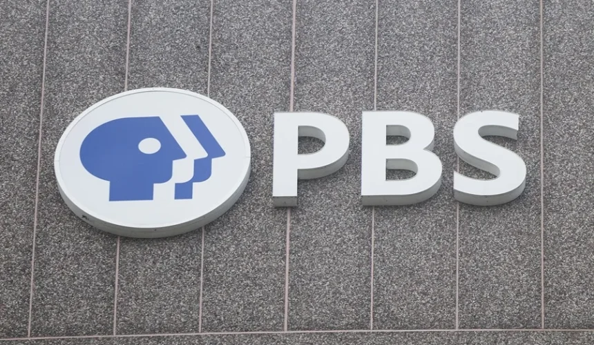 La televisión pública PBS demanda a Trump por recortarle la financiación federal