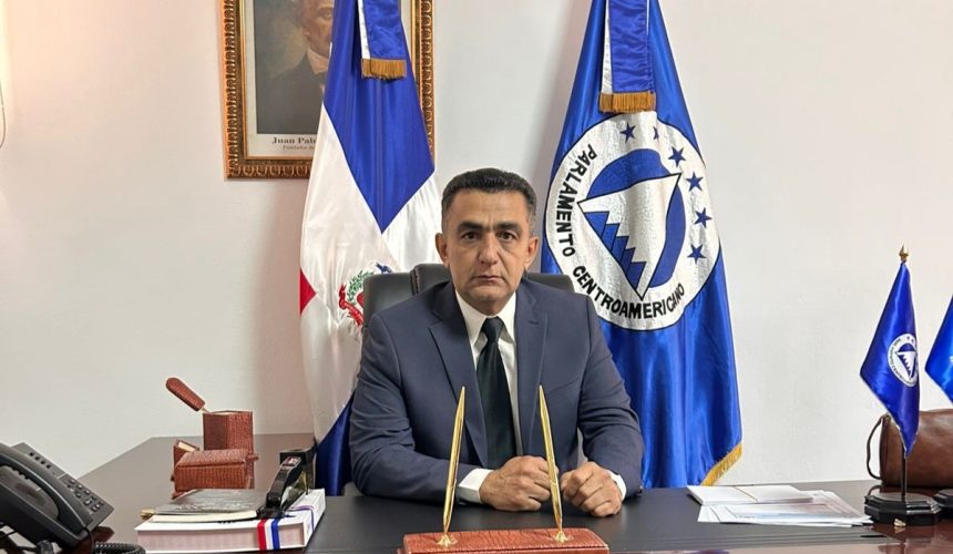Diputado del Parlacen pide al presidente Abinader retirar proyecto de ley sobre libertad de expresión 