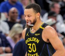 Stephen Curry sale lesionado de partido en Minnesota ante ante los Timberwolves