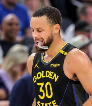Stephen Curry sale lesionado de partido en Minnesota ante ante los Timberwolves