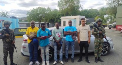 Detienen dominicano que transportaba cuatro haitianos indocumentados en Azua