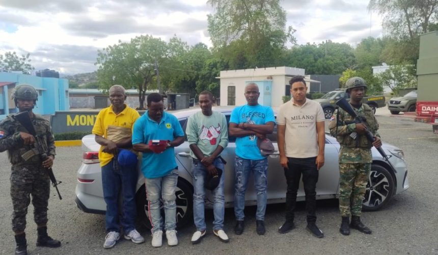 Detienen dominicano que transportaba cuatro haitianos indocumentados en Azua
