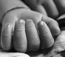 Indignación en SDN por fallecimiento de bebé; madre presunta acusada de ser responsable