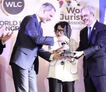 Sonia Sotomayor recibe premio World Peace & Liberty en Congreso Mundial de Derecho