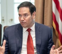 Marco Rubio dice que los venezolanos que perderán su amparo migratorio pueden pedir asilo