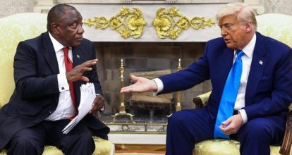 Trump arrincona al presidente sudafricano para denunciar un 