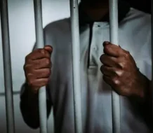 Condenan a 20 años de prisión a un hombre que agredió a otro a machetazos en SDE