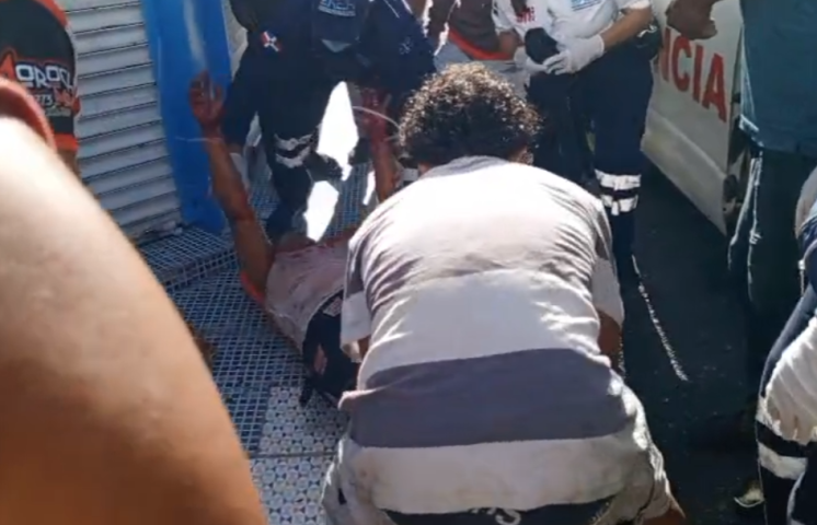 Joven intenta quitarse la vida en Moca; vecinos logran salvarla a tiempo