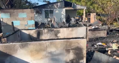 Tres viviendas destruidas por incendio en Sánchez Ramírez este viernes