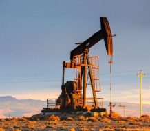 Petróleo de Texas sube un 3,43 % aupado por el repunte de la tensión en Yemen
