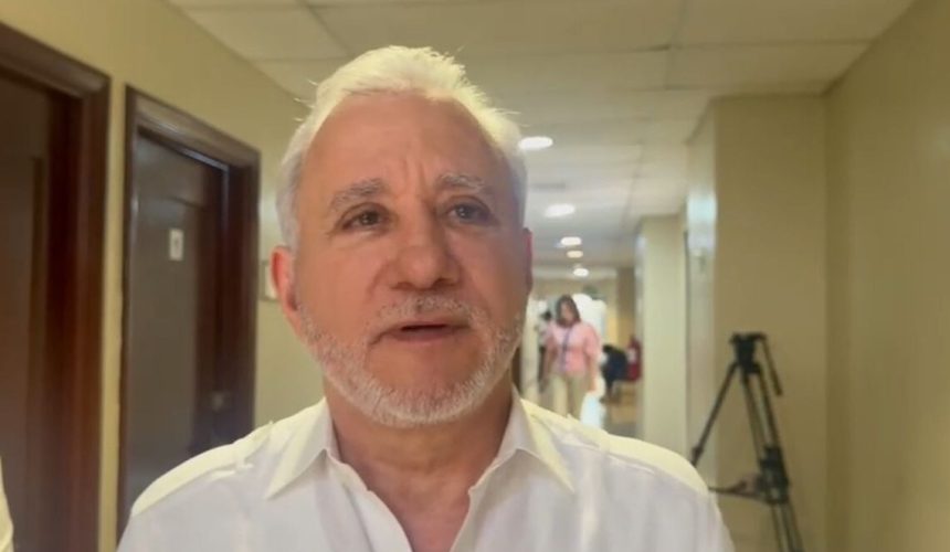 Senador Antonio Taveras exige regulación para comunicadores que difaman sin pruebas