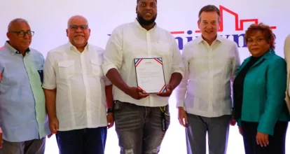 Microempresarios de Pedro Brand reciben RD$90 millones en préstamos del Gobierno