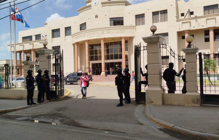 A juicio cuatro hombres acusados de portar 160 libras de marihuana en Santiago