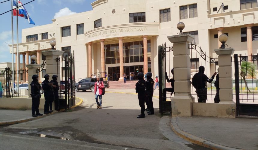 A juicio cuatro hombres acusados de portar 160 libras de marihuana en Santiago