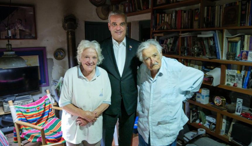 Abinader lamenta muerte de Mujica y lo califica de “referente moral y humano”
