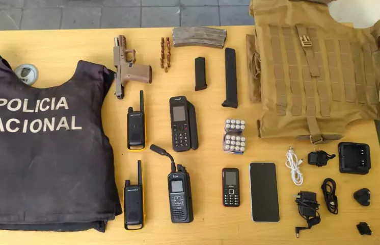 Operativos en Barahona dejan dos detenidos y armas ilegales ocupadas
