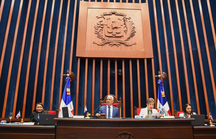 Senado designa comisión para estudiar proyecto de ley sobre libertad de expresión y medios audiovisuales