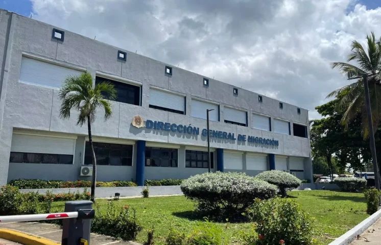 Migración sancionará con multas a comercios que empleen extranjeros en situación irregular