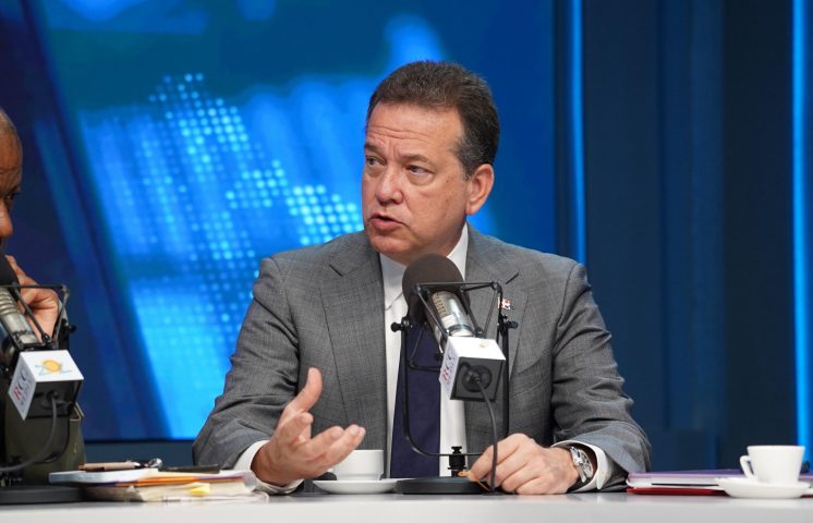 Ito Bisonó afirma que 10 % de los aranceles entraron en vigencia el pasado primero de abril   