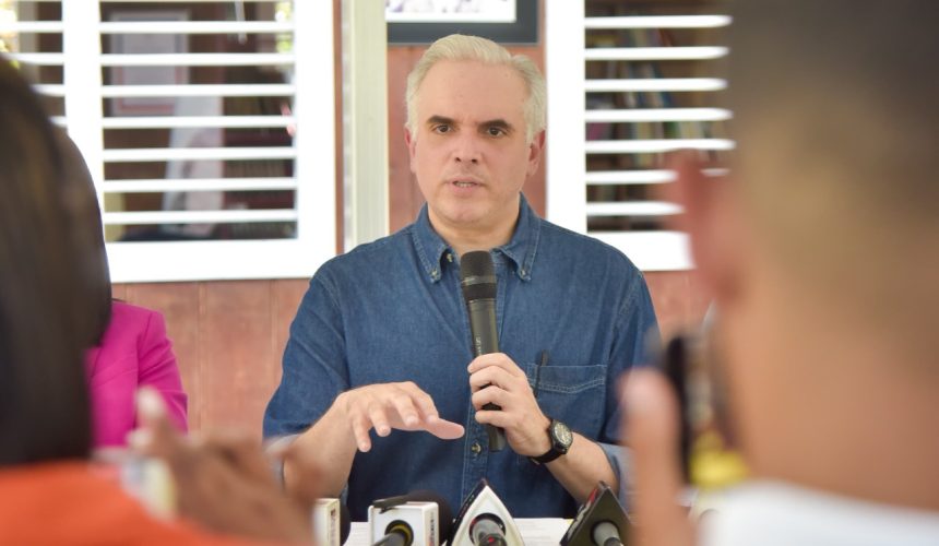 Ministro De Camps priorizará inserción de candidatos  del Banco de Elegibles antes de nuevos concursos