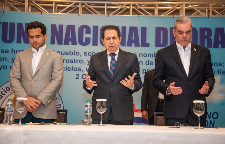 Abinader llama a la unidad nacional y destaca el poder de la oración