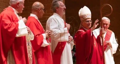 El obispo de Chicago: la apuesta de León XIV por los pobres «no es política, es humana»
