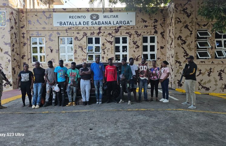 Intervienen jeepeta en Dajabón con un grupo de extranjeros indocumentados