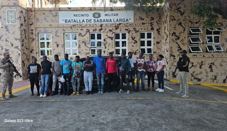 Intervienen jeepeta en Dajabón con un grupo de extranjeros indocumentados