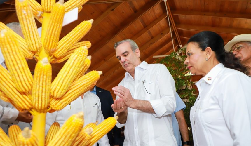 Abinader visitará provincias Espaillat y San Cristóbal este jueves