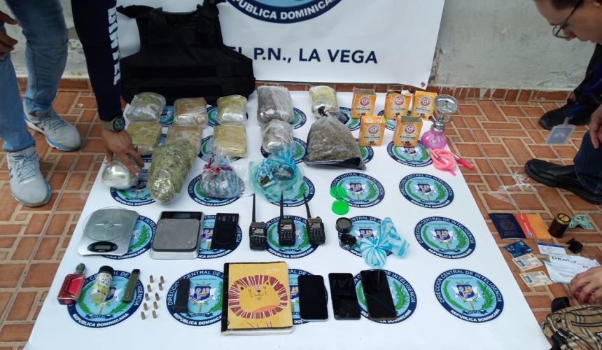 Arrestan a “Chonino” y “Kauli”, le ocupan armas de fuego y presuntas sustancias ilícitas