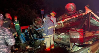 Camión se accidenta en las inmediaciones del parador fotográfico de San Pedro de Macorís