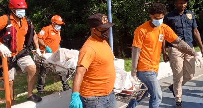 Defensa Civil recupera cadáver hallado en la ribera del río Yaque del Norte, en Santiago 