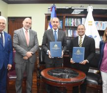 MESCyT firma acuerdo para becas con Universidad Dominicana San Valero