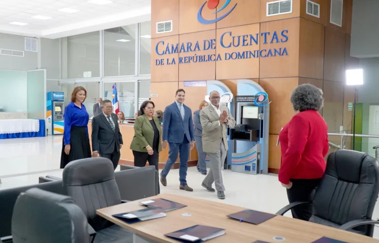 Miembros de la Cámara de Cuentas presentan declaración jurada conforme a Ley 311-14