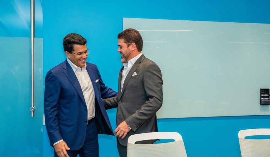 David Collado se reúne con Ignacio Mayer, CEO de Univisión, proponen celebran Premios lo Nuestro en RD