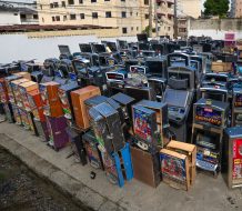 Ministerio de Hacienda aniquila más de 1,500 equipos usados para venta ilegal de juegos de azar