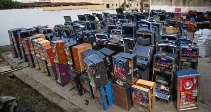 Ministerio de Hacienda aniquila más de 1,500 equipos usados para venta ilegal de juegos de azar