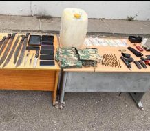 Ocupan armas de fuego, balanzas, ron adulterado y prendas militares durante operativo en Barahona