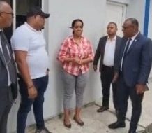 Doméstica acusada de secuestrar a su exjefa se entrega a las autoridades
