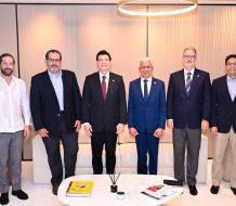 La AIRD visita al presidente del Senado y destaca importancia del marco legislativo para el fortalecimiento industria
